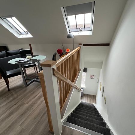 Glastonbury Secret Retreat - 1 Bd Split-Level Apt, Sleeps 3 Exterior photo