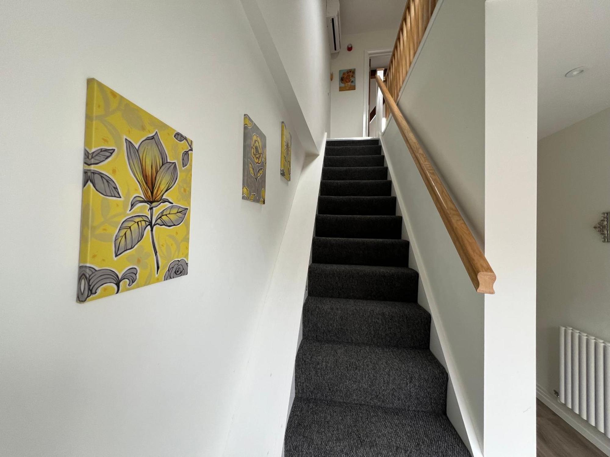 Glastonbury Secret Retreat - 1 Bd Split-Level Apt, Sleeps 3 Exterior photo